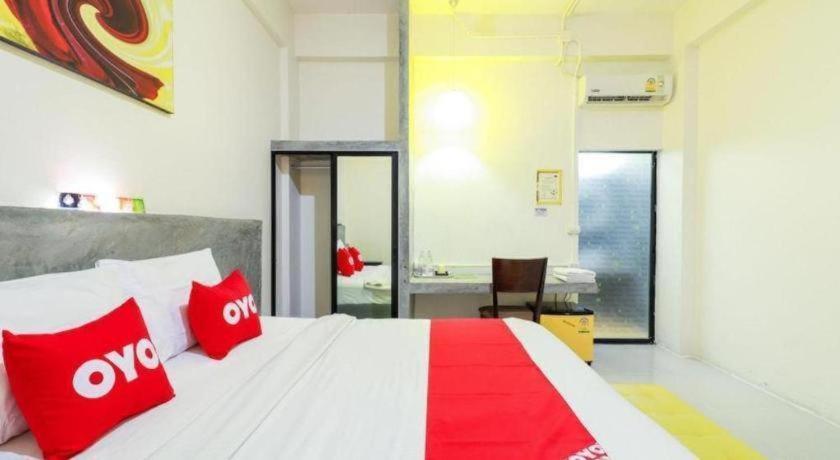 Oyo 412 7 Days Hotel Chiang Mai Exterior foto