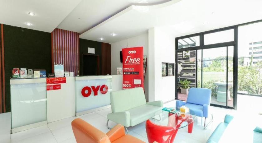 Oyo 412 7 Days Hotel Chiang Mai Exterior foto